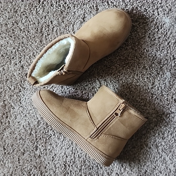 Shoe Set - Picture 4 of 4